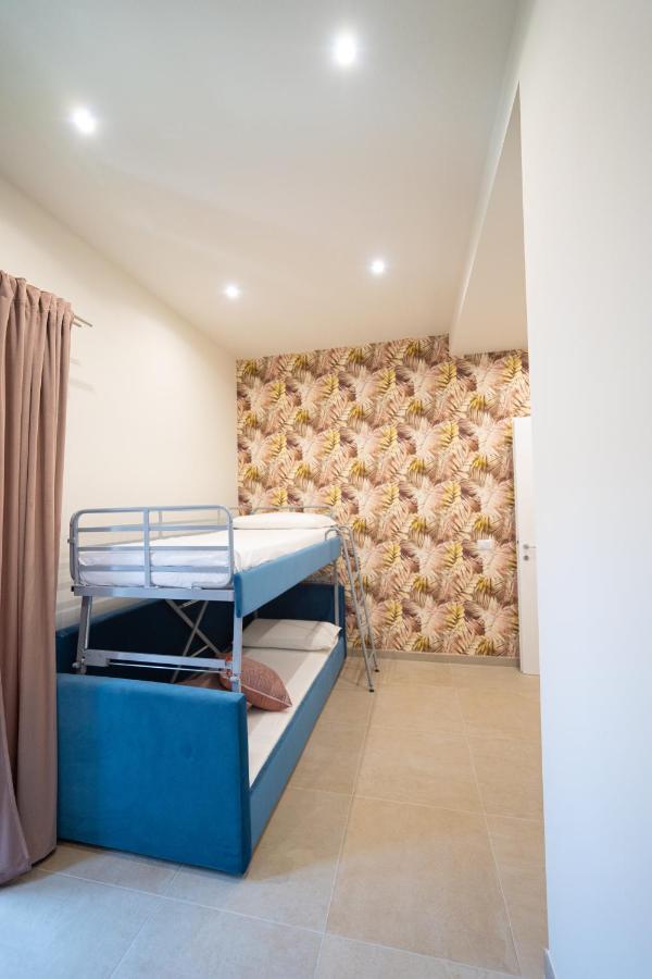 Numisia Guest House Terracina Exterior foto